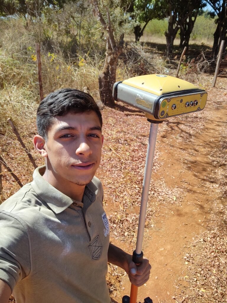 Daniel Cândido, engenheiro agrônomo e técnico em agrimensura