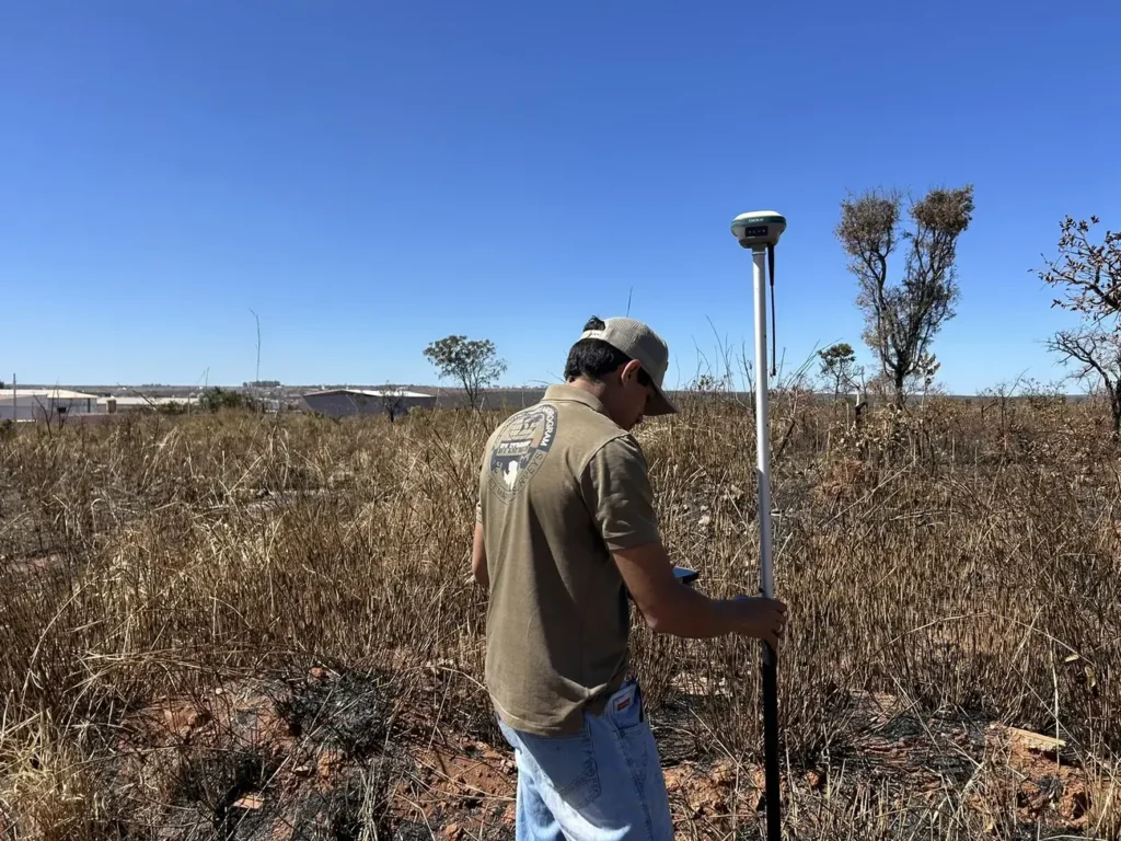 Levantamento GNSS RTK para georreferenciamento de área rural