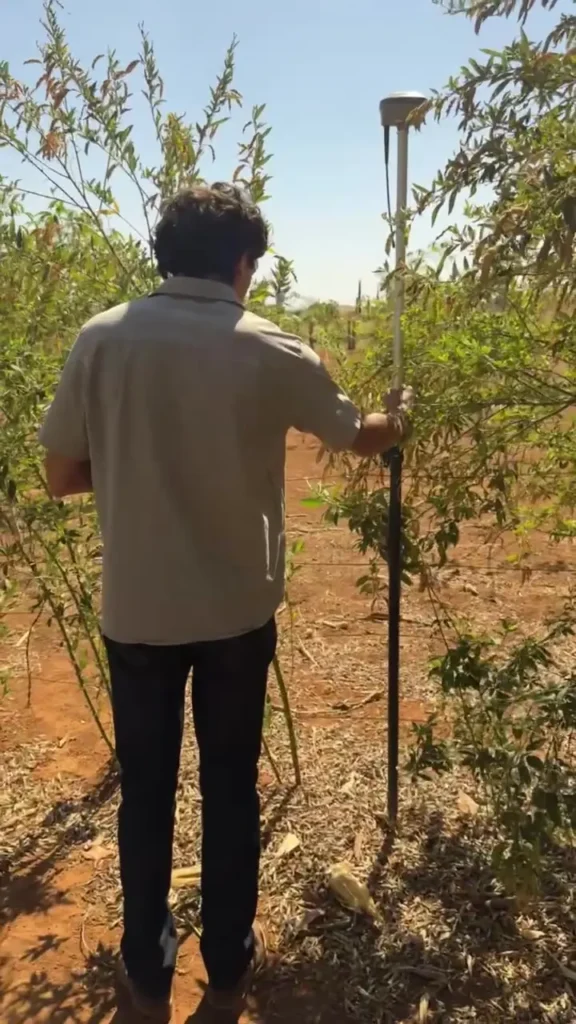 Medição GNSS da divisa de imóvel rural para laudo técnico