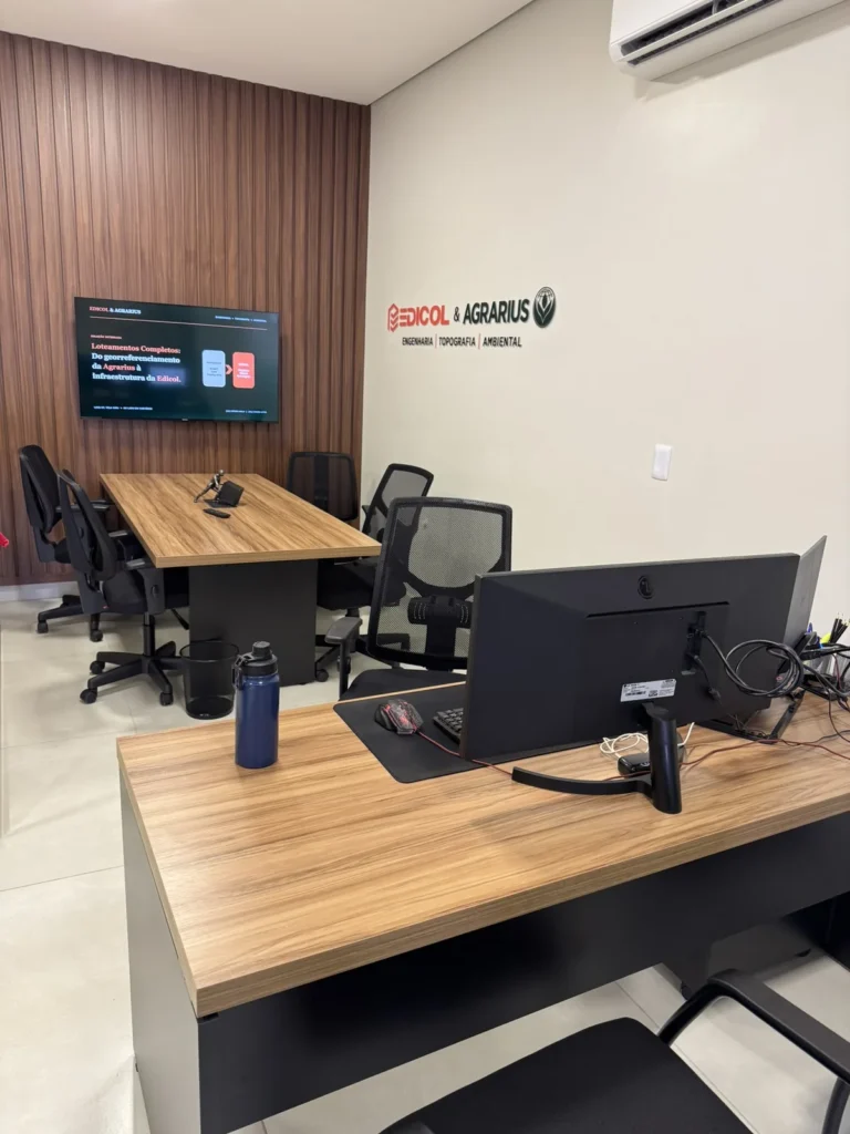 Sala de reunião do escritório Edicol & Agrarius em Planaltina/GO
